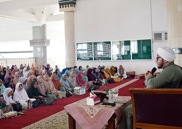 Pengajian Dhuha - Menumbuhkan Rasa Cinta Kepada Nabi Muhammad SAW